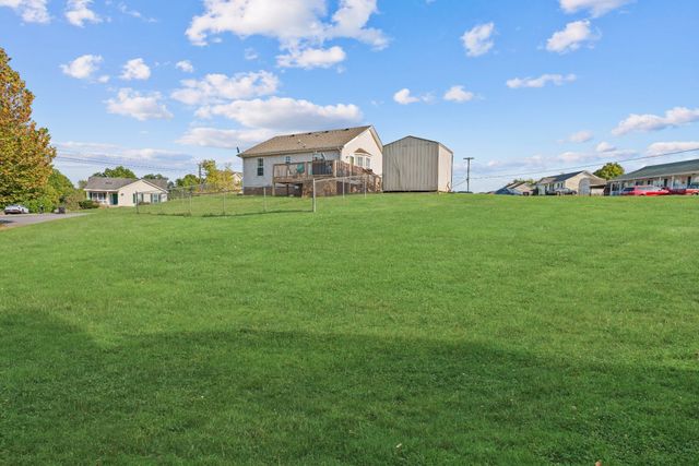 1005 Winesap Rd, Clarksville, TN 37040