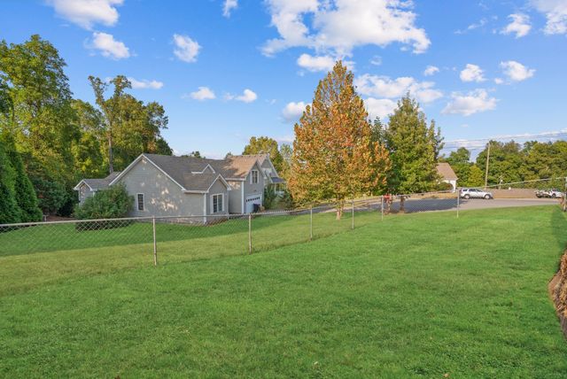 1005 Winesap Rd, Clarksville, TN 37040