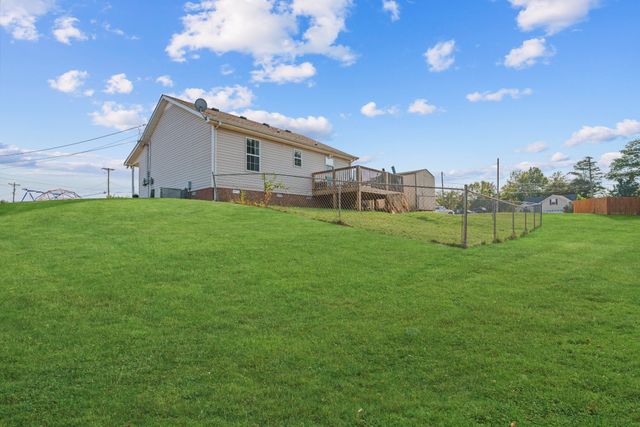 1005 Winesap Rd, Clarksville, TN 37040