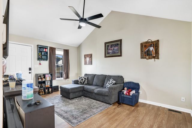 1005 Winesap Rd, Clarksville, TN 37040