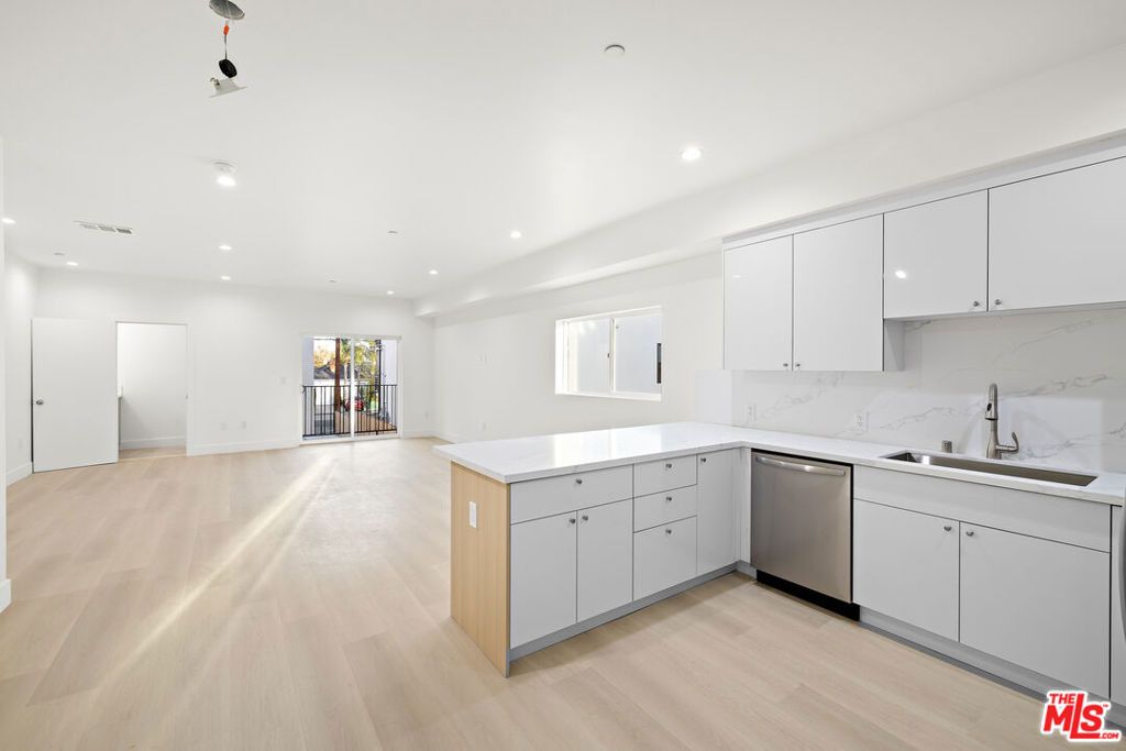 5651 Case Avenue, North Hollywood, CA 91601 — photo 4