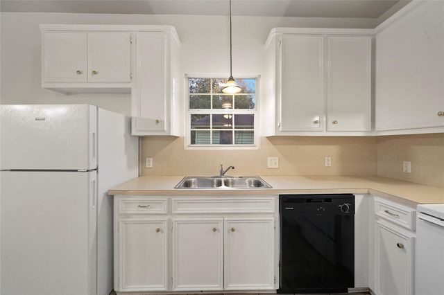 5502 Finch Street B, Houston, TX 77028