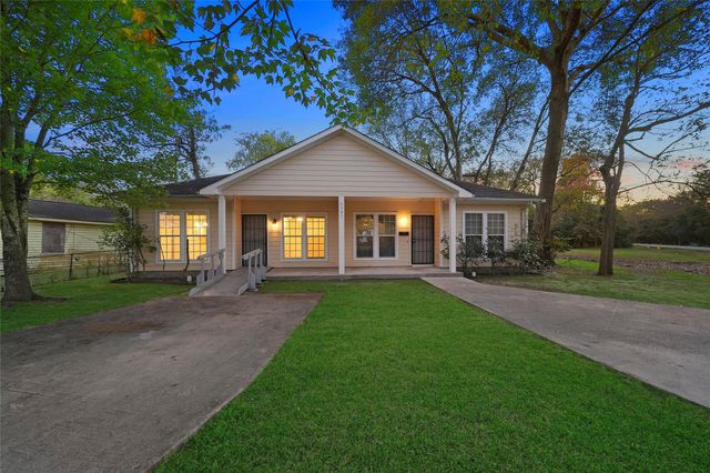 5502 Finch Street B, Houston, TX 77028