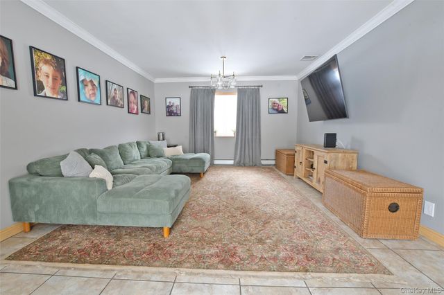 11 Reynolds Road, Shoreham, NY 11786