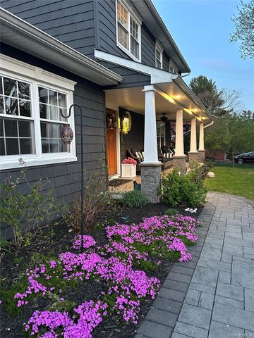 11 Reynolds Road, Shoreham, NY 11786