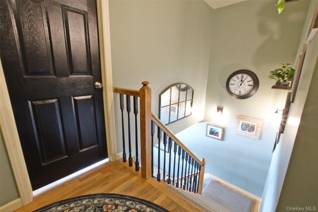 11 Reynolds Road, Shoreham, NY 11786