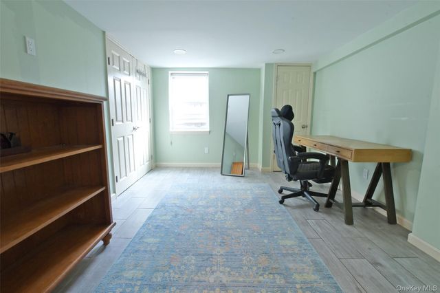 11 Reynolds Road, Shoreham, NY 11786