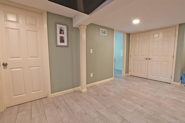 11 Reynolds Road, Shoreham, NY 11786