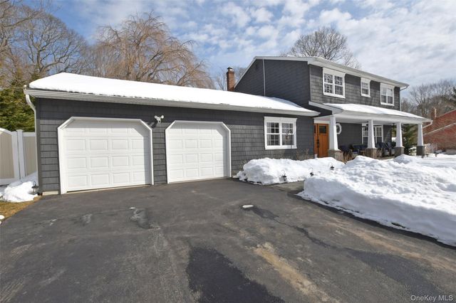 11 Reynolds Road, Shoreham, NY 11786