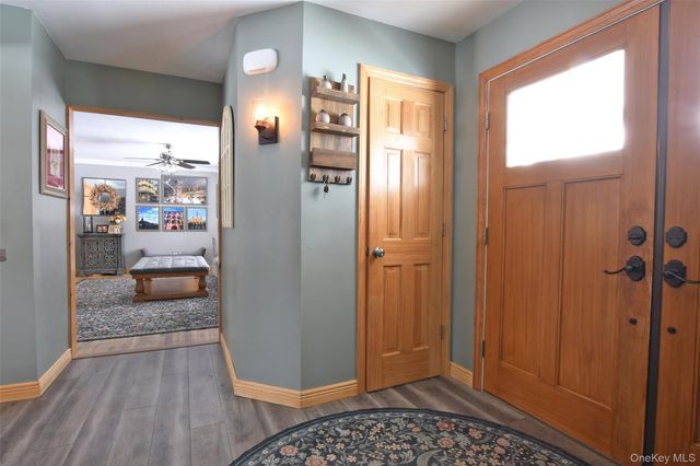 11 Reynolds Road, Shoreham, NY 11786