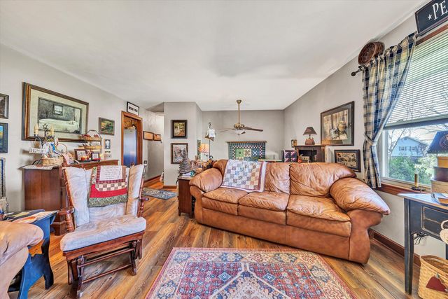 262 Mountain View RD, Troutville, VA 24175