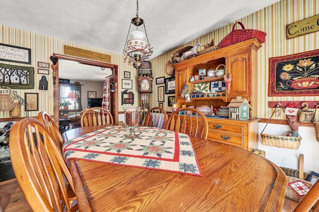 262 Mountain View RD, Troutville, VA 24175