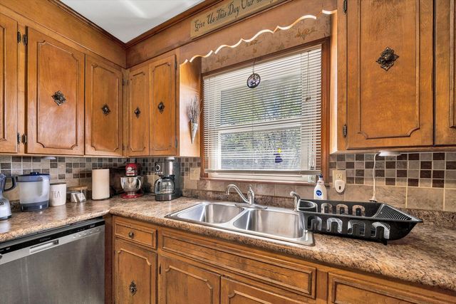 262 Mountain View RD, Troutville, VA 24175