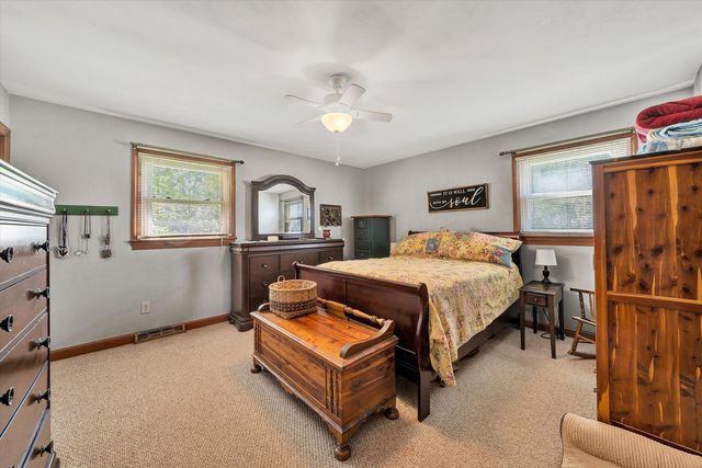 262 Mountain View RD, Troutville, VA 24175