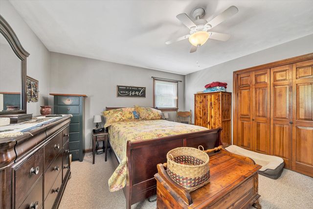 262 Mountain View RD, Troutville, VA 24175