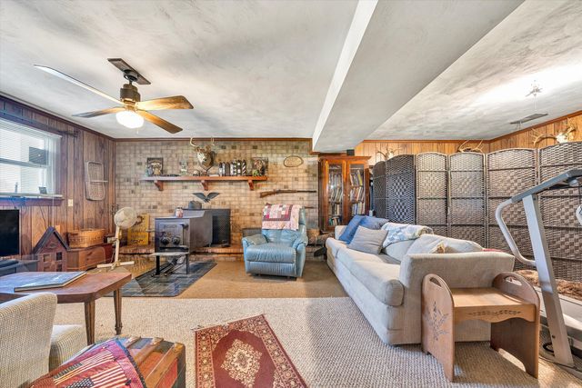 262 Mountain View RD, Troutville, VA 24175