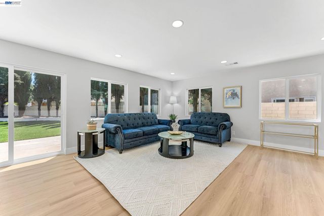 2624 Damien Ave, La Verne, CA 91750