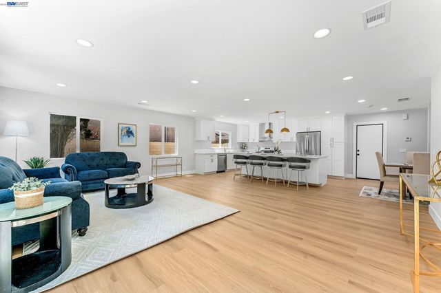 2624 Damien Ave, La Verne, CA 91750