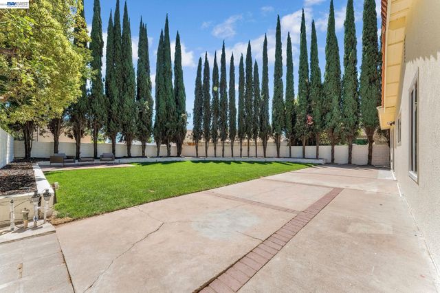 2624 Damien Ave, La Verne, CA 91750