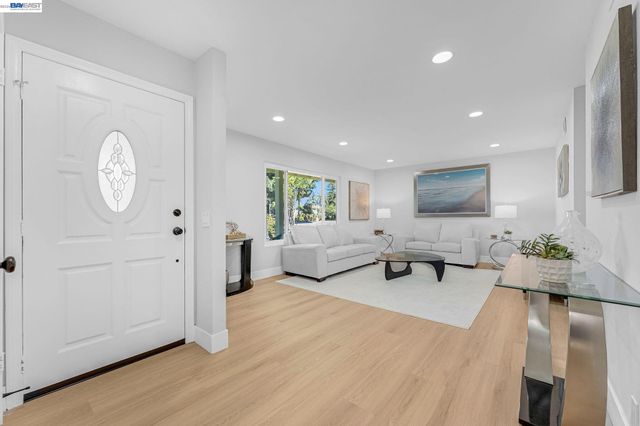 2624 Damien Ave, La Verne, CA 91750