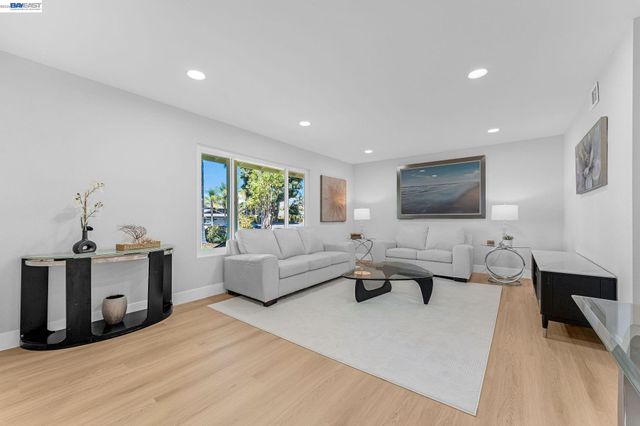 2624 Damien Ave, La Verne, CA 91750