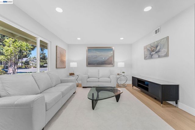 2624 Damien Ave, La Verne, CA 91750