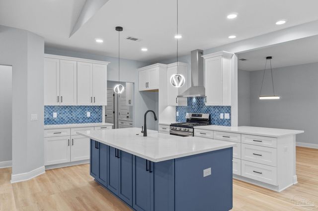 3326 Bob Tolbert Rd, Navarre, FL 32566