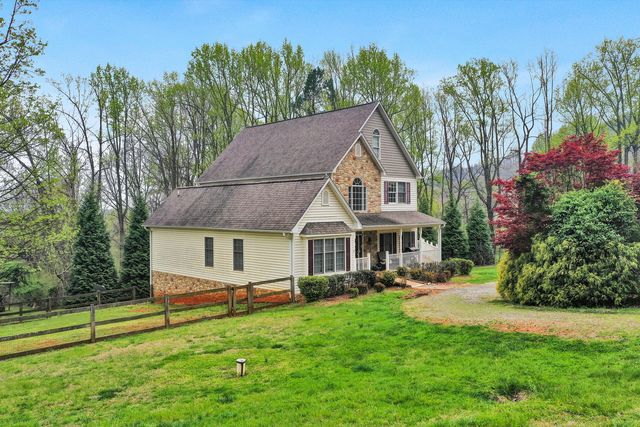 90 MOUNTAIN GAP DR, Hardy, VA 24101
