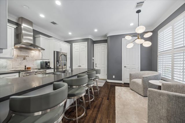 2109 Briarglen Drive, Houston, TX 77027