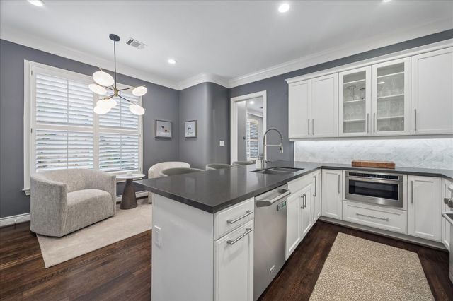 2109 Briarglen Drive, Houston, TX 77027
