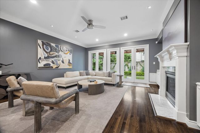2109 Briarglen Drive, Houston, TX 77027