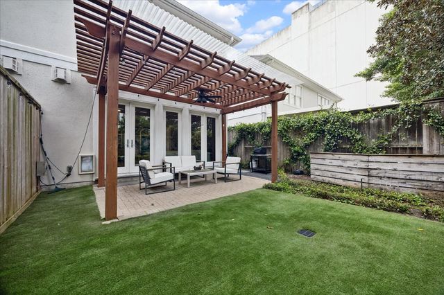 2109 Briarglen Drive, Houston, TX 77027