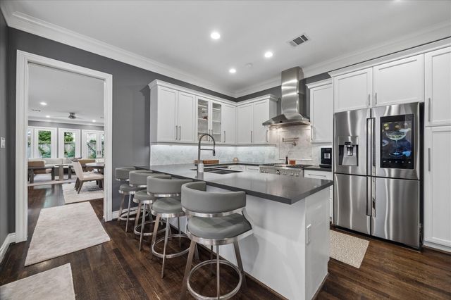 2109 Briarglen Drive, Houston, TX 77027
