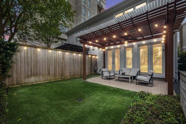 2109 Briarglen Drive, Houston, TX 77027