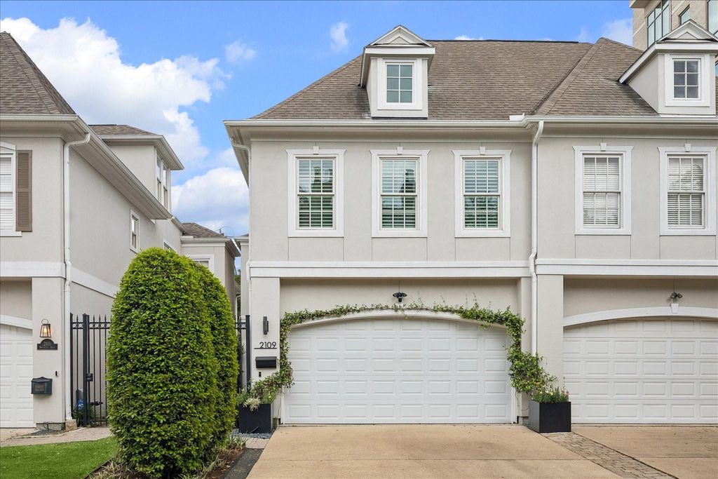 2109 Briarglen Drive, Houston, TX 77027