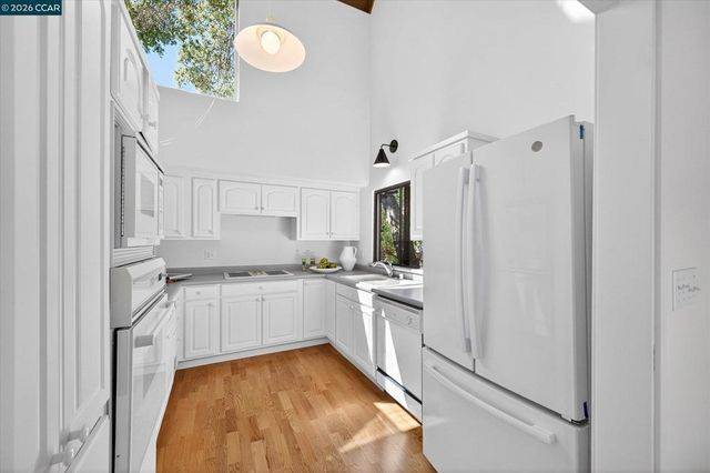 242 The Knoll, Orinda, CA 94563