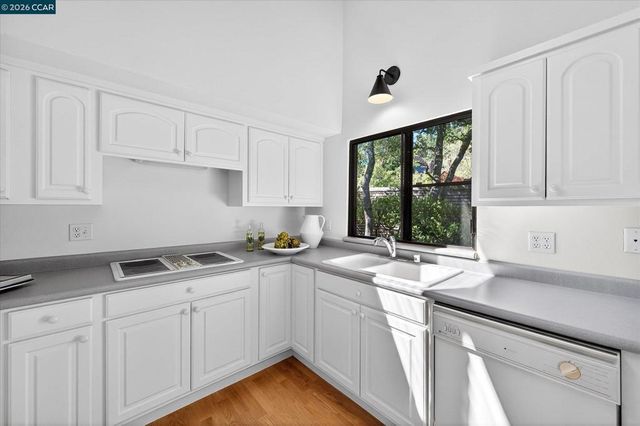 242 The Knoll, Orinda, CA 94563