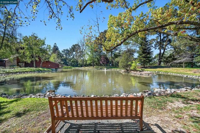 242 The Knoll, Orinda, CA 94563