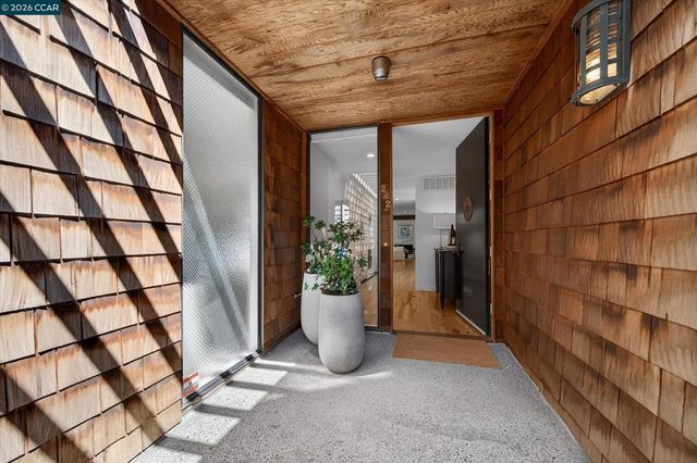 242 The Knoll, Orinda, CA 94563