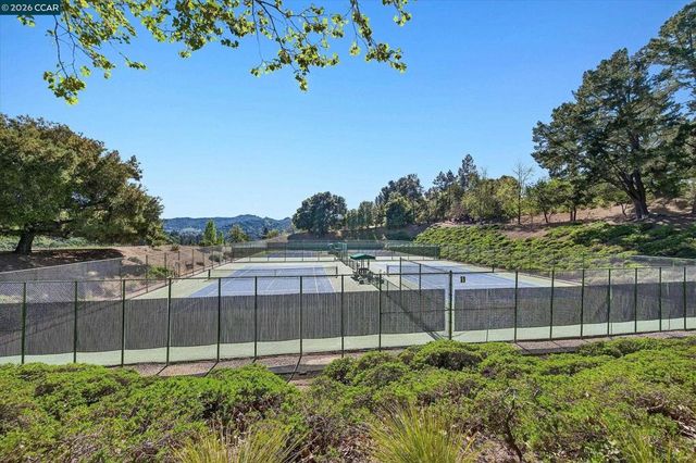 242 The Knoll, Orinda, CA 94563