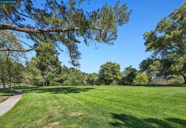 242 The Knoll, Orinda, CA 94563