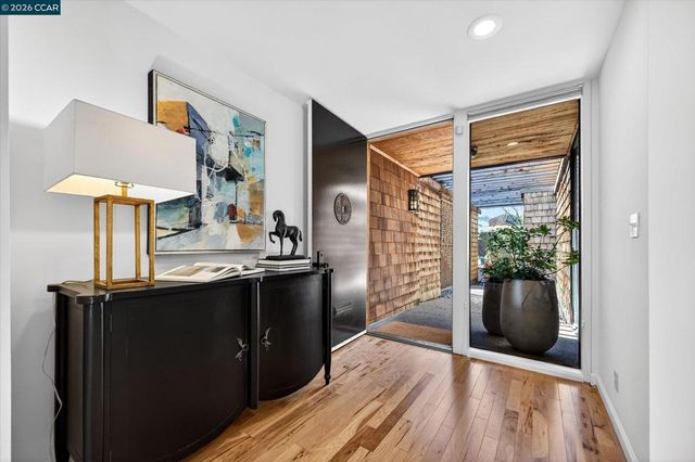 242 The Knoll, Orinda, CA 94563