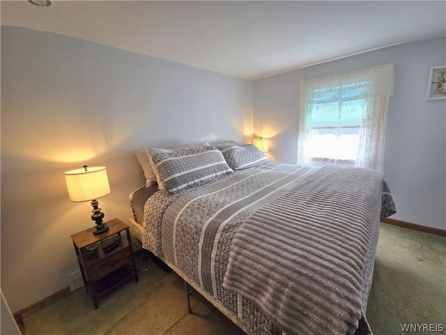 38 Colonial Dr, Tonawanda, NY 14150