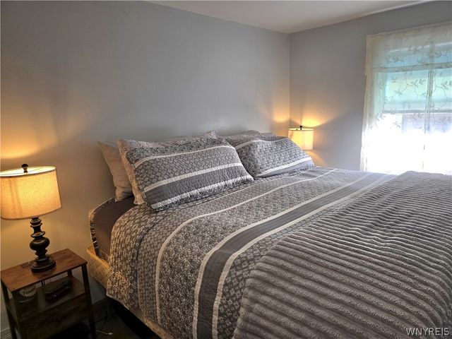 38 Colonial Dr, Tonawanda, NY 14150