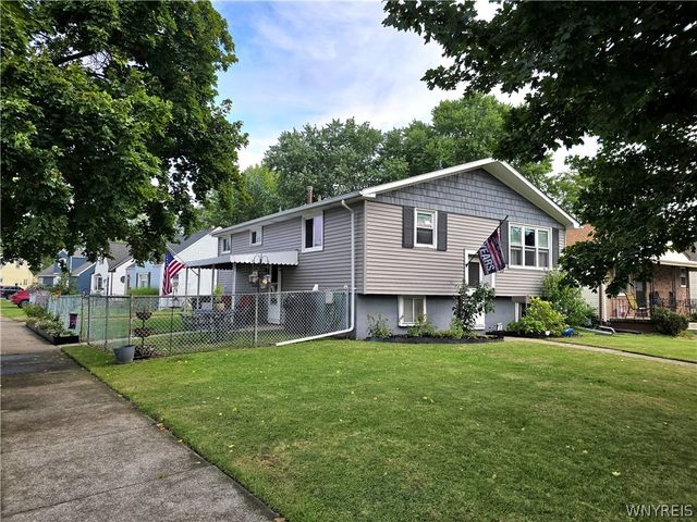38 Colonial Dr, Tonawanda, NY 14150