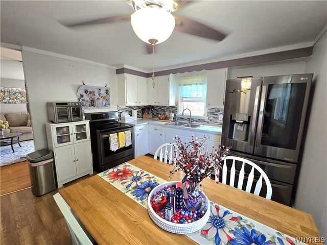 38 Colonial Dr, Tonawanda, NY 14150