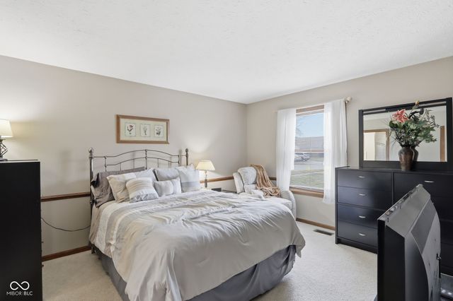 7915 Trotwood Circle, Indianapolis, IN 46256