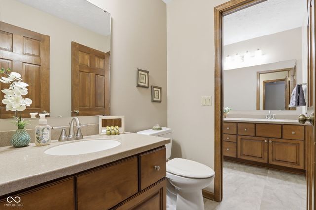 7915 Trotwood Circle, Indianapolis, IN 46256