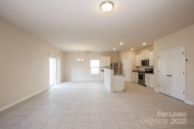 6555 Paw Village Road, Charlotte, NC 28214