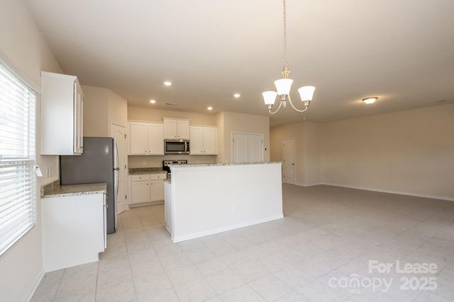 6555 Paw Village Road, Charlotte, NC 28214